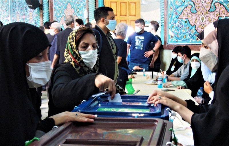 記者の目 イラン ライシ新大統領が就任 対米交渉 強気の姿勢か 真野森作 カイロ支局 毎日新聞