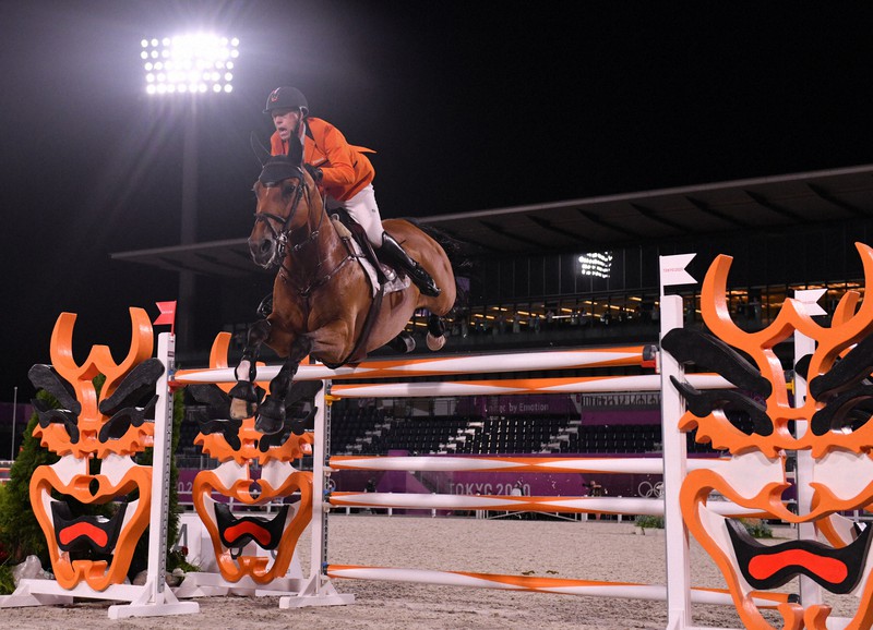 Breyer ブレイヤー スノーマン 馬 フィギュア 障害飛越競技 ウマ Breyer ブレイヤー スノーマン 馬 フィギュア 障害飛越競技 ウマ
