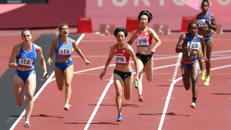 東京オリンピックでは各国の女性選手の活躍が目立った。メディアはどう伝えたのか=国立競技場で2021年8月5日、久保玲撮影