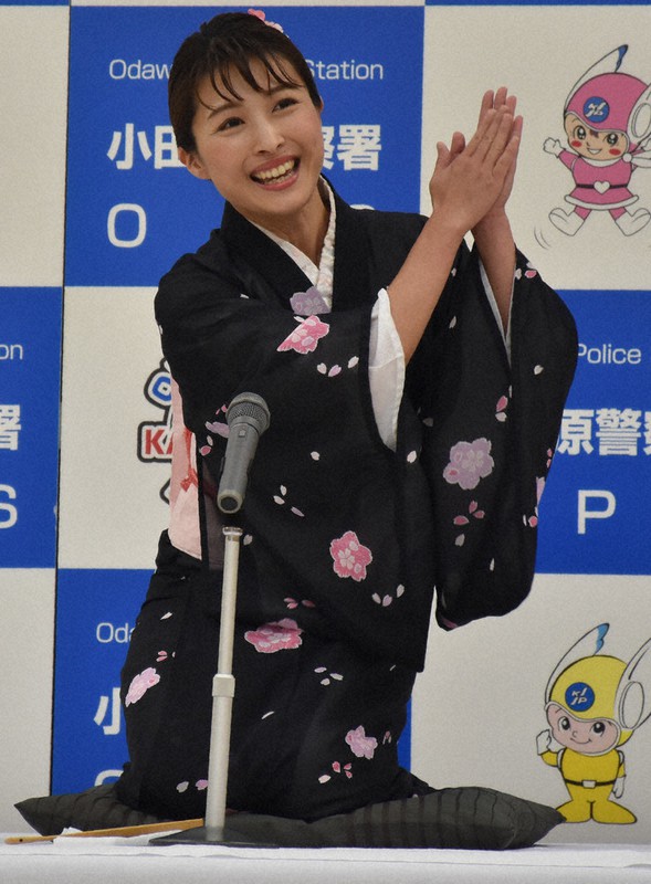 落語動画で詐欺防止 田代沙織さんに感謝状 神奈川 小田原署 毎日新聞