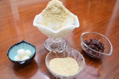 食探訪 移動販売 フェリスクレープ 花束イメージのクレープ 味と華やかさ 両立 奈良 毎日新聞