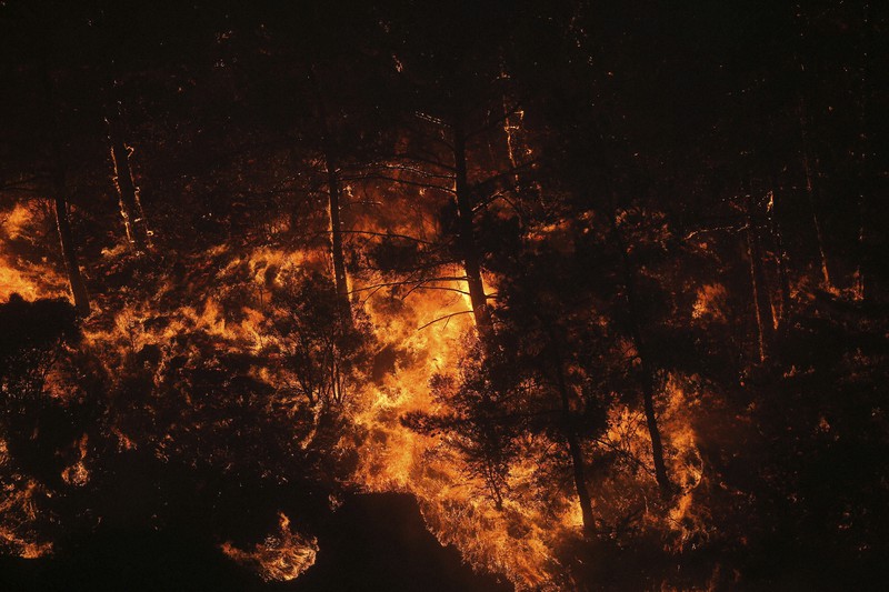 トルコ 山火事続き死者8人 各国が支援 ホテル客退避も 毎日新聞 トルコ 山火事続き死者8人 各国が支援 ホテル客退避も 毎日新聞