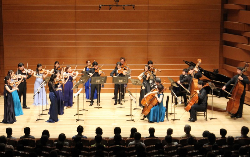 読響の特別客演コンマス、日下紗矢子と同響の精鋭メンバーによる読響アンサンブル・シリーズ (C)読売日本交響楽団