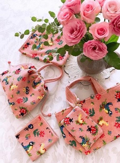 けいざいフラッシュ：ファンと作ったピンクの「ハイジ」 フェイラー