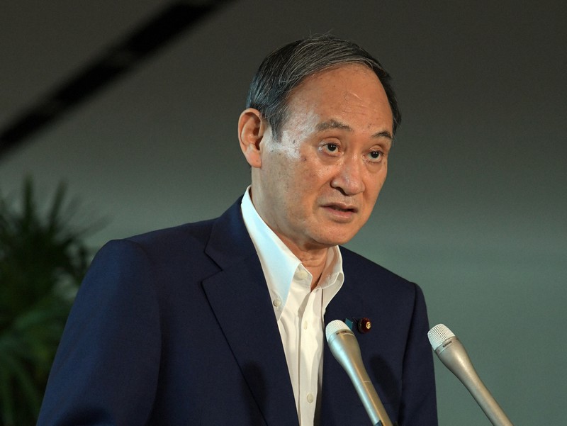新型コロナウイルス感染症対策本部の会合を終え、記者団の質問に答える菅義偉首相=首相官邸で2021年8月5日午後5時9分、竹内幹撮影