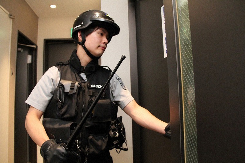 仕事ずかん：警備員 | 毎日新聞