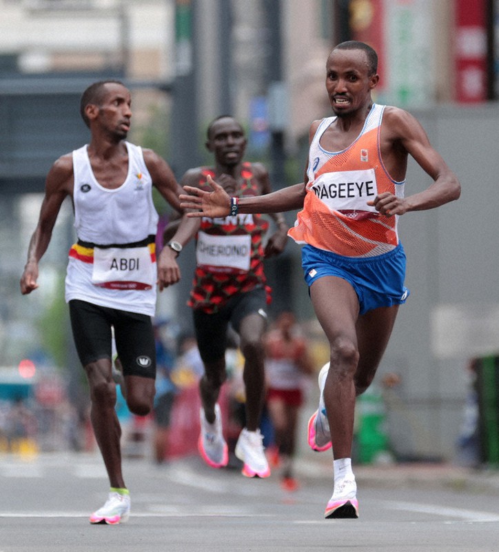 東京2020＋1：残り200メートル、友人を鼓舞 元ソマリア難民