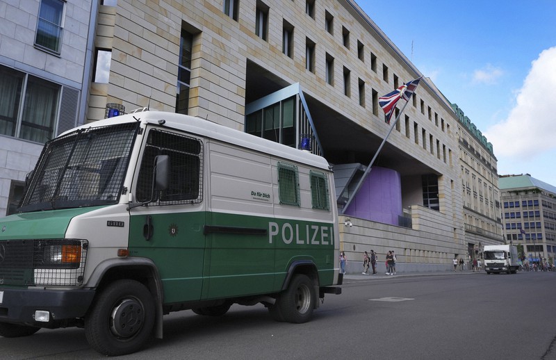 ドイツ当局 大使館員の英国人を逮捕 ロシアへのスパイ容疑 毎日新聞