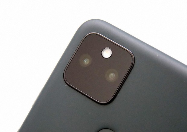 グーグル「Pixel 5a（5G）」上位機並み性能で5万円台 | 知ってトクする