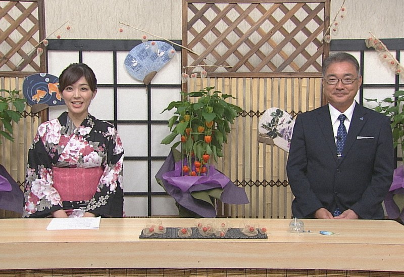 豊﨑アナウンサー(左)と解説の赤瀬さん