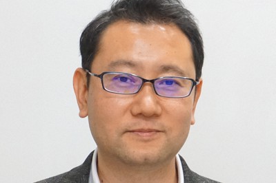 文化人類学者で岡山大准教授の松村圭一郎さん＝清水有香撮影