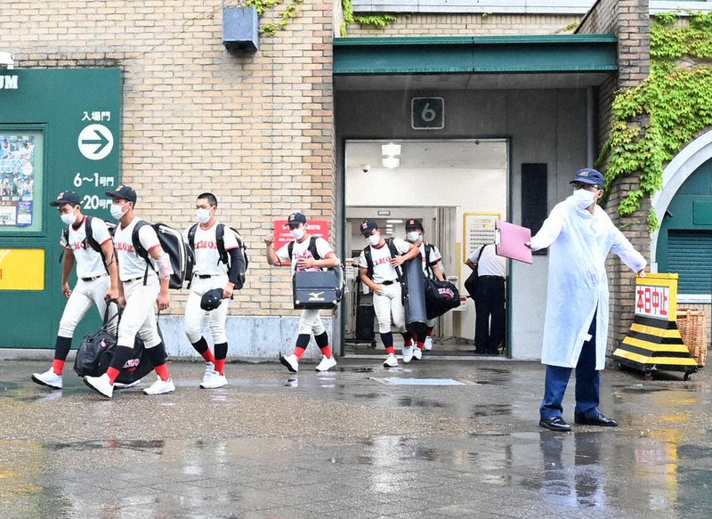 全国高校野球 3試合を順延 過去最多 計6日間 毎日新聞