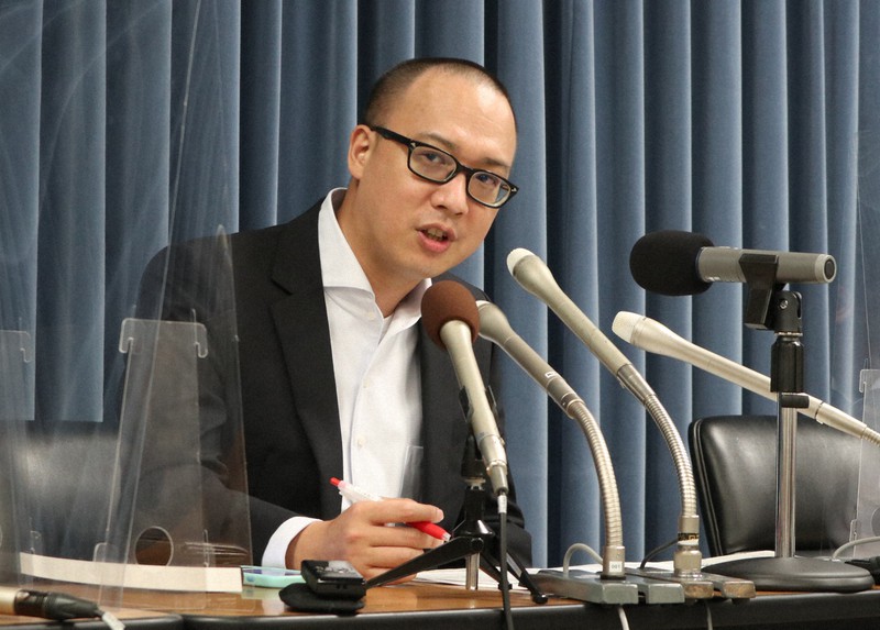記者会見した不登校新聞の石井志昂編集長=東京都千代田区の文部科学省で2021年8月19日午後4時8分、千脇康平撮影