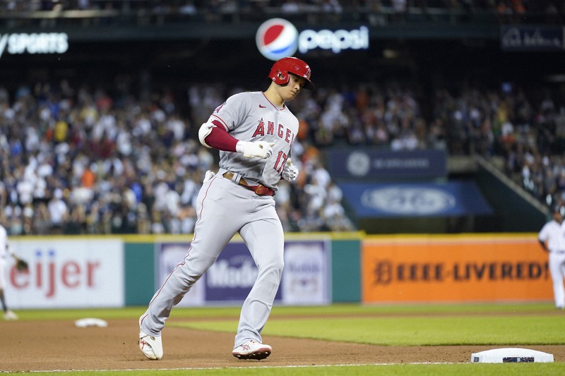 大谷翔平 8回1失点で8勝目、40号ソロも放つ [写真特集2/3