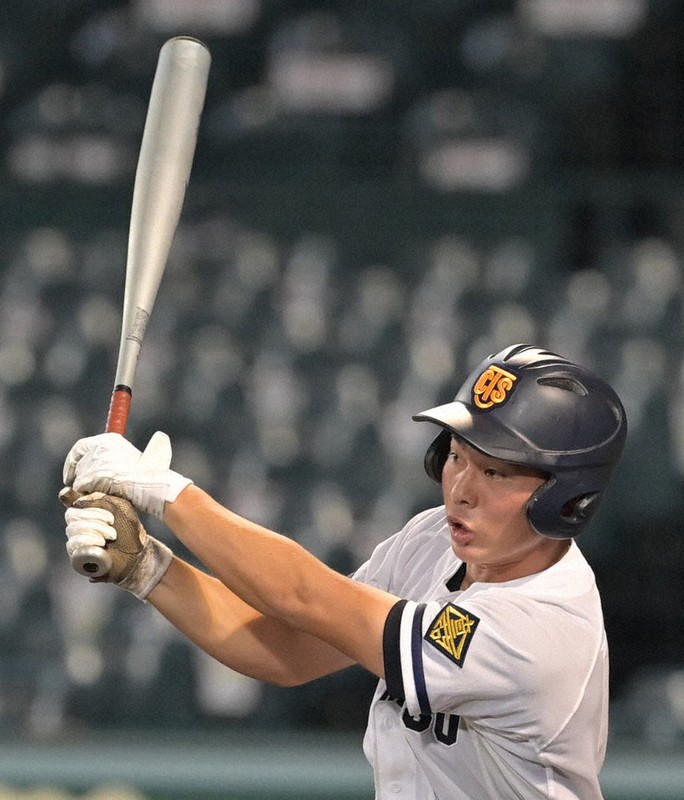 【作新学院-高松商】八回裏高松商2死満塁、藤井が中越え3点三塁打を放つ=西夏生撮影