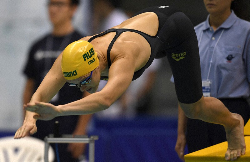 【レア】東京オリンピック　パラリンピック　スペイン代表　ポロシャツ　サッカー ロンドン五輪で金メダルを獲得したメキシコ代表MFが東京オリンピックに