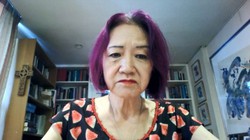 オンラインでインタビューに答える浜矩子さん