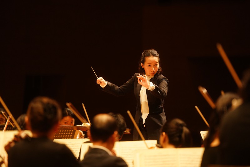 沖澤は今回の定期が日フィルとの初共演となった (C)山口敦
