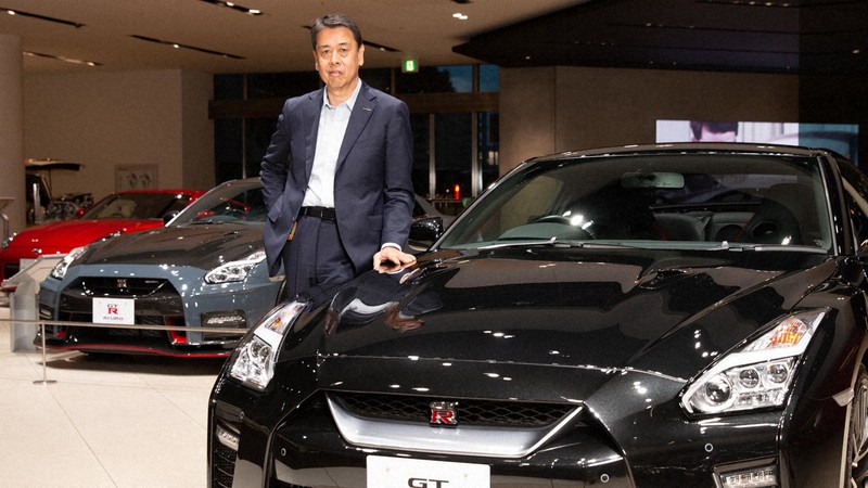 「日産としてGT-Rにはこだわりがあり、妥協できない一線がある」と語る内田誠社長=横浜市の日産自動車本社で2021年8月17日