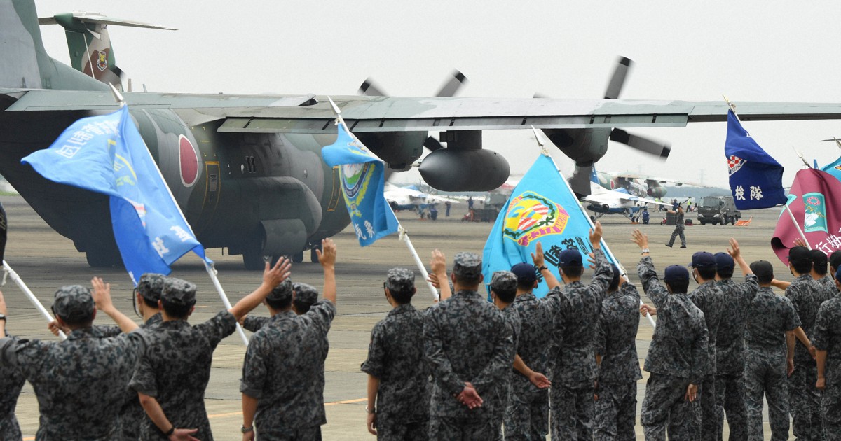 空自C130輸送機2機、アフガンへ出発 在留邦人らの退避支援 | 毎日新聞