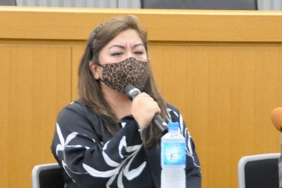 「兄を助けてほしい」と訴えるブルゴス・フジイさんの妹＝大阪市北区の大阪弁護士会館で2021年8月23日、鵜塚健撮影