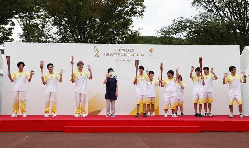パラリンピック都内聖火到着式 特別親善大使の3人が登場 [写真特集3/7