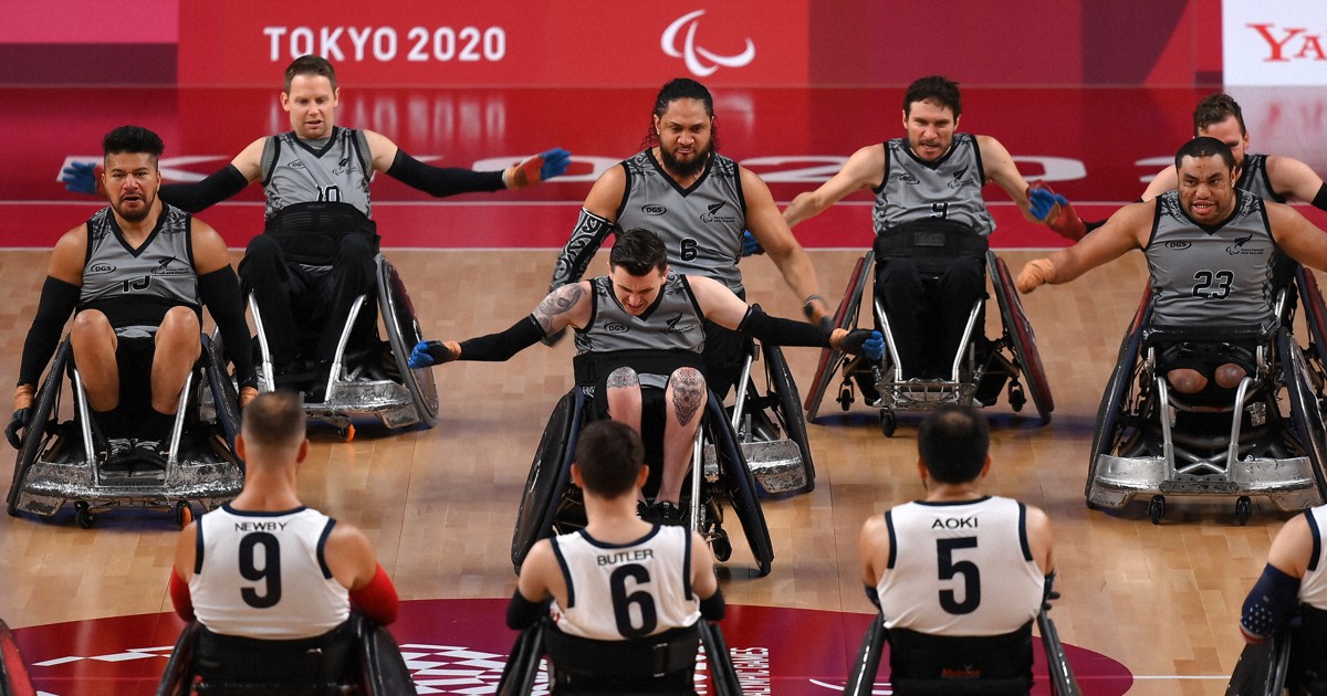 車いすラグビーNZ「ウイールブラックス」 ハカで車輪に闘魂こめ | 毎日新聞