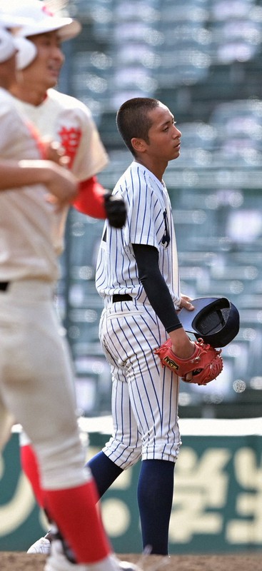 昨夏の涙は笑顔に 明徳義塾のトルネード左腕・吉村 夏の甲子園 | 毎日新聞
