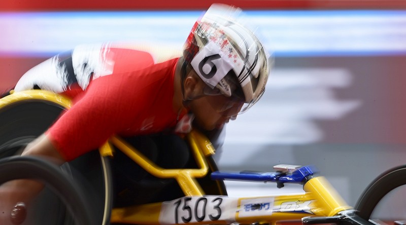 佐藤友祈が金メダル 車いす陸上400m、リオの雪辱 上与那原は銅 [写真