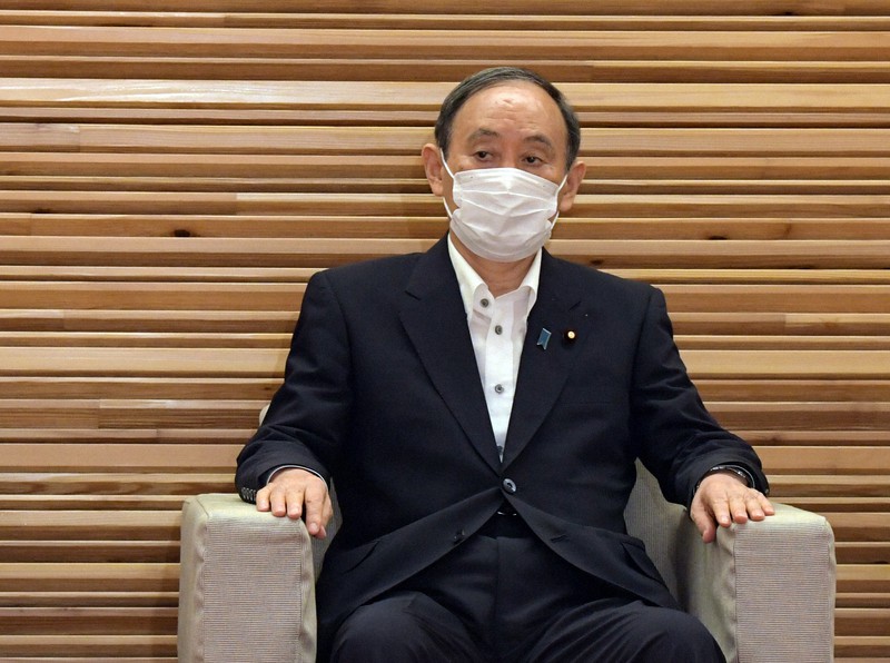 閣議に臨む菅義偉首相=首相官邸で2021年8月27日、竹内幹撮影