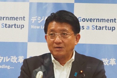 平井卓也デジタル改革担当相＝後藤豪撮影