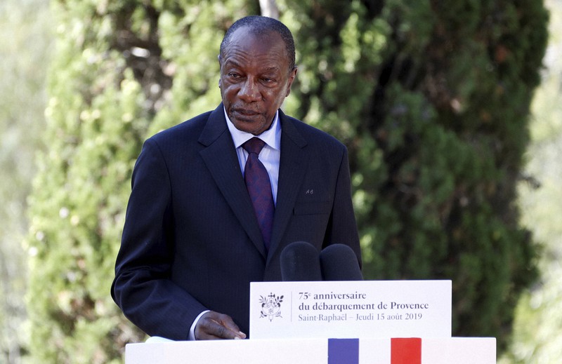 ギニアのコンデ大統領=フランスで2019年8月15日、AP