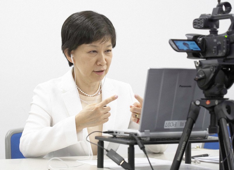 毎日新聞のオンラインイベントで核軍縮や市民社会の平和への関与について語る中満泉国連事務次長=2021年8月10日午後7時20分、小林努撮影