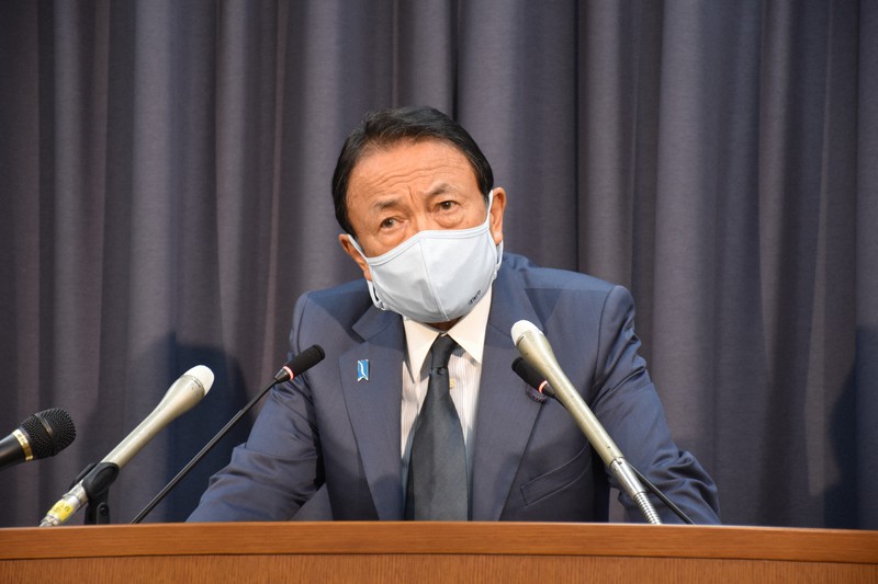 与野党の大型経済対策案にくぎを刺す麻生太郎財務相=東京都千代田区の財務省で2021年9月7日、町野幸撮影