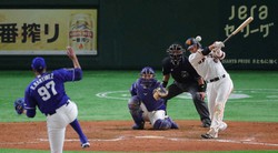 巨人 天敵 R マルティネスまたも打ち崩せず 坂本がチーム4カ月ぶり2安打目放つも計19三振 スポニチ 巨人 天敵 R マルティネスまたも打ち崩せず 坂本がチーム4カ月ぶり2安打目放つも計19三振 スポニチ