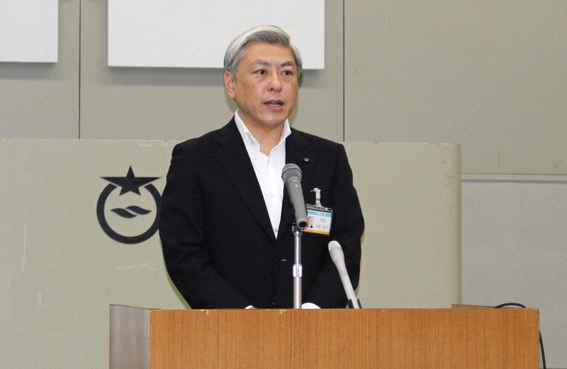 大津市保健所で新型コロナウイルスのクラスター(感染者集団)が発生したことを受け、記者会見で状況を説明する佐藤健司市長=大津市役所で2021年9月12日午後6時1分、庭田学撮影