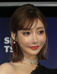 明日花キララ 短くしたの とショートボブ姿公開に 女神 かわいすぎます天使 スポニチ