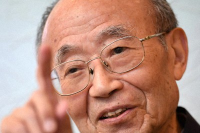 Topics：新派の名女形、花柳章太郎追悼 1年8カ月ぶり本公演