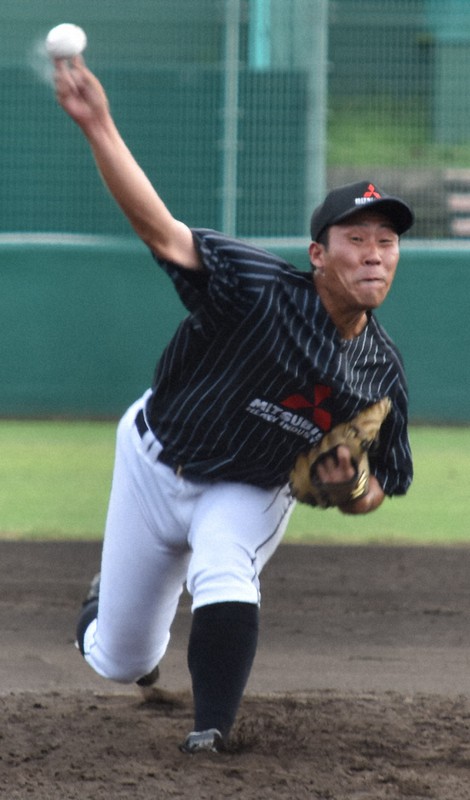 【ミキハウス-三菱重工West】九回から継投し2回を無失点に抑えた三菱重工Westの5番手・八木彬=わかさスタジアム京都で2021年9月13日、中田博維撮影