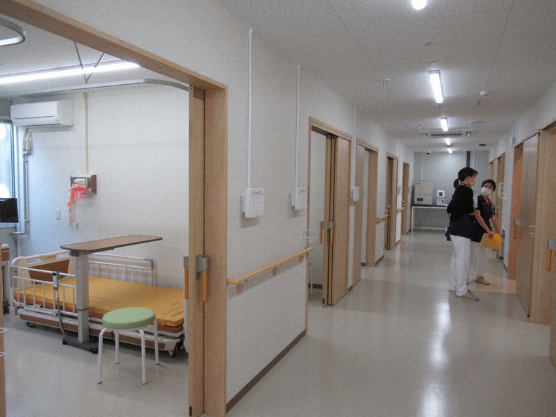 公平病院のコロナ専用病棟の内部=埼玉県戸田市で2021年2月25日、鷲頭彰子撮影