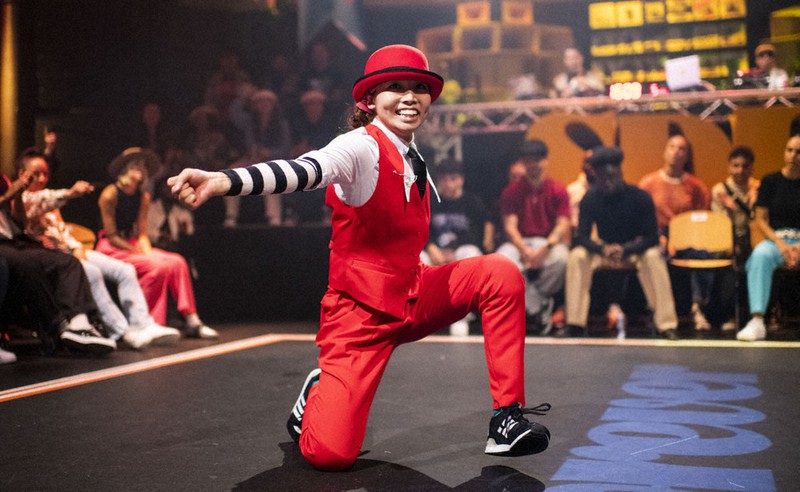 ストリートダンス世界大会 鹿児島の加藤さん優勝 最年少で日本人初