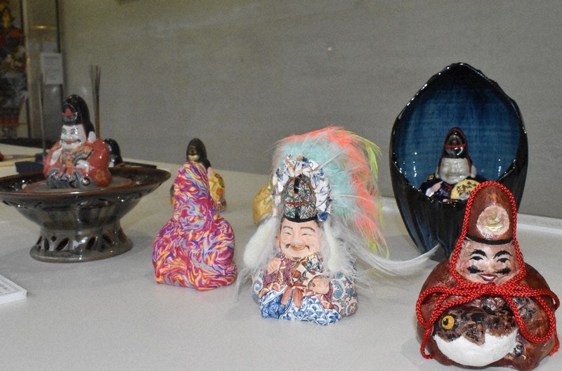 福の神七変化作品展 博多人形78体、伝統工芸館彩る ／福岡