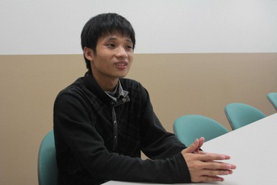 関西学院大で学ぶソーコーレさん＝兵庫県西宮市で2021年6月16日午後3時、宮川佐知子撮影