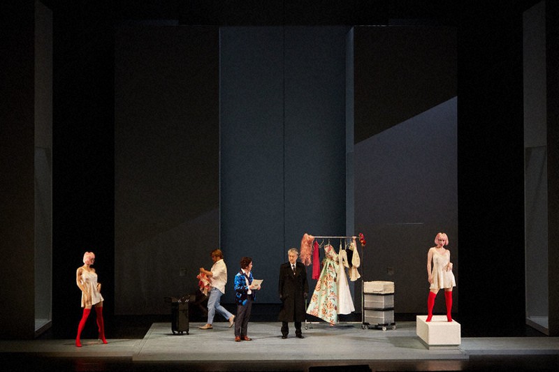 新 コンサートを読む 二期会のオペラ ルル 今だからこそ理解 梅津時比古 毎日新聞