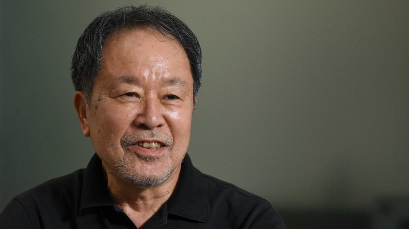 インタビューに答える居酒屋探訪家の太田和彦さん=東京都品川区で2021年9月15日、宮本明登撮影