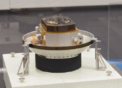 はやぶさ2の帰還カプセル=JAXA提供