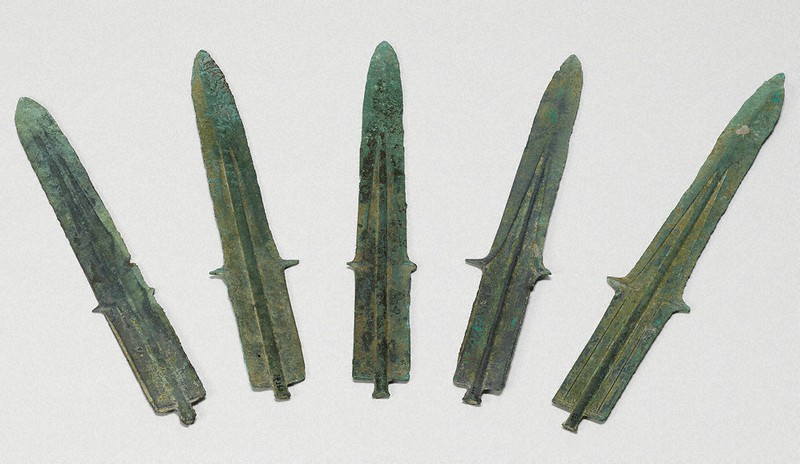 今治・経田遺跡で出土の銅剣 垂直埋納の謎を追え 県歴史文化博「東予と