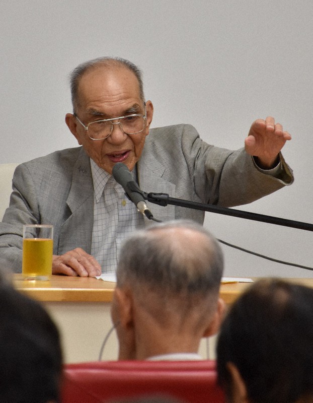 2019年、長崎の郷土史について講演する越中さん