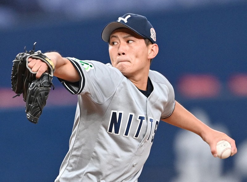日本選手権の三菱重工East戦で力投する日本通運の先発・相馬=京セラドーム大阪で2021年7月9日、滝川大貴撮影
