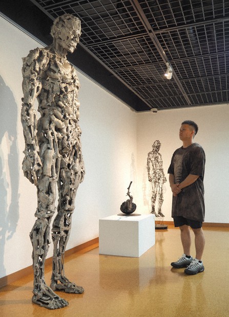 ボク”を年齢ごとに表現 彫刻家・高田治さん、朝来で企画展 ／兵庫